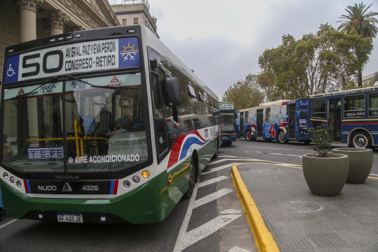 El Paro De Colectivos Se Adelant Y Complica La Vuelta A Casa Mi