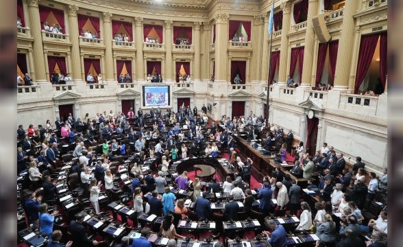 Ley Ómnibus Diputados va por la segunda jornada de debate tras el